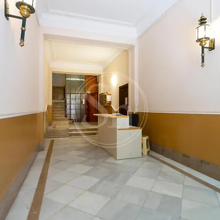 Comodo 5 Apartment *